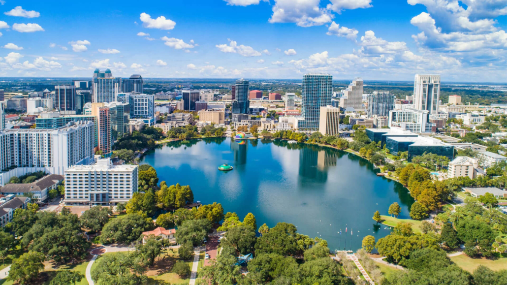A picture of Lake Eola Orlando Downtown